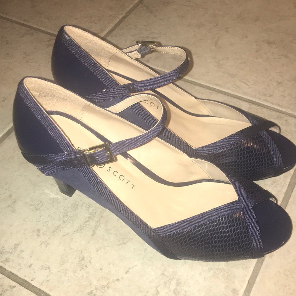 Karen Scott Navy Heels